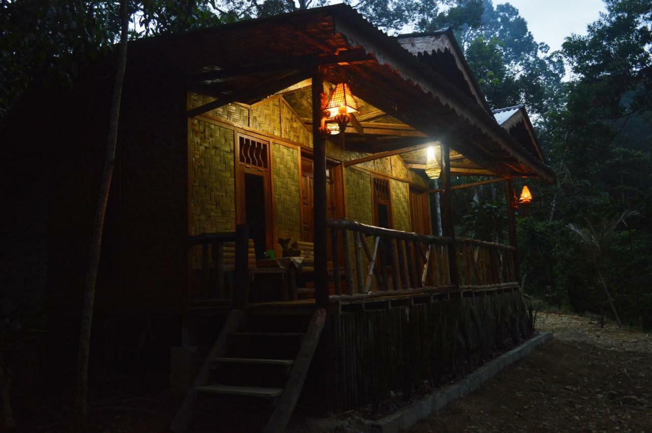 Bukit Lawang Landak River Guest House Bagian luar foto