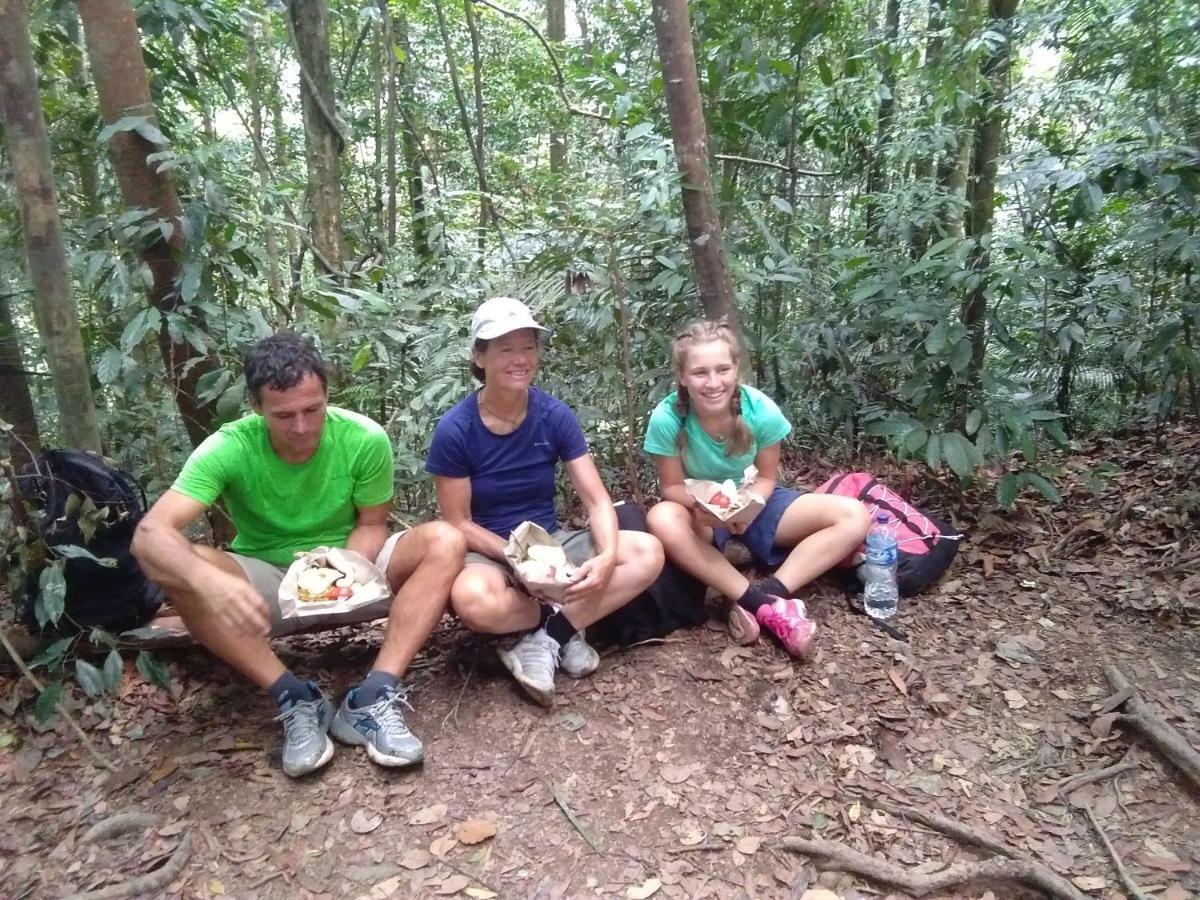 Bukit Lawang Landak River Guest House Bagian luar foto