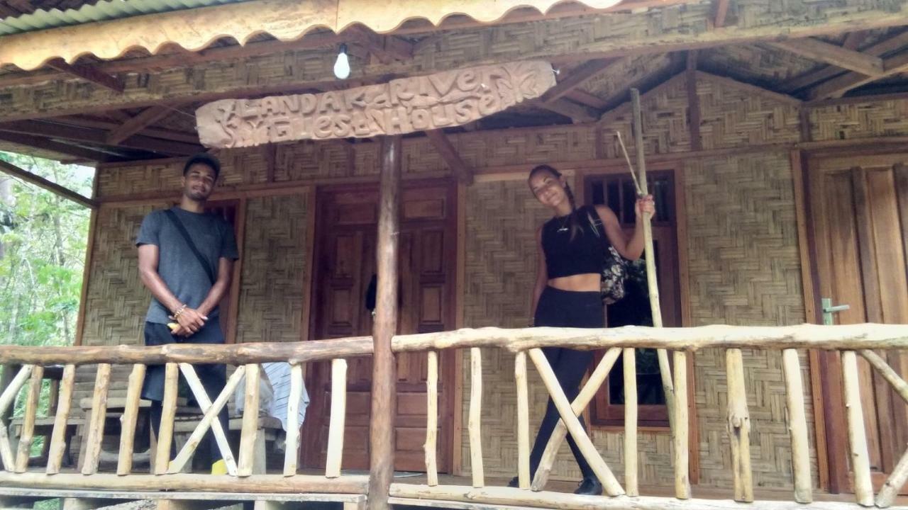 Bukit Lawang Landak River Guest House Bagian luar foto