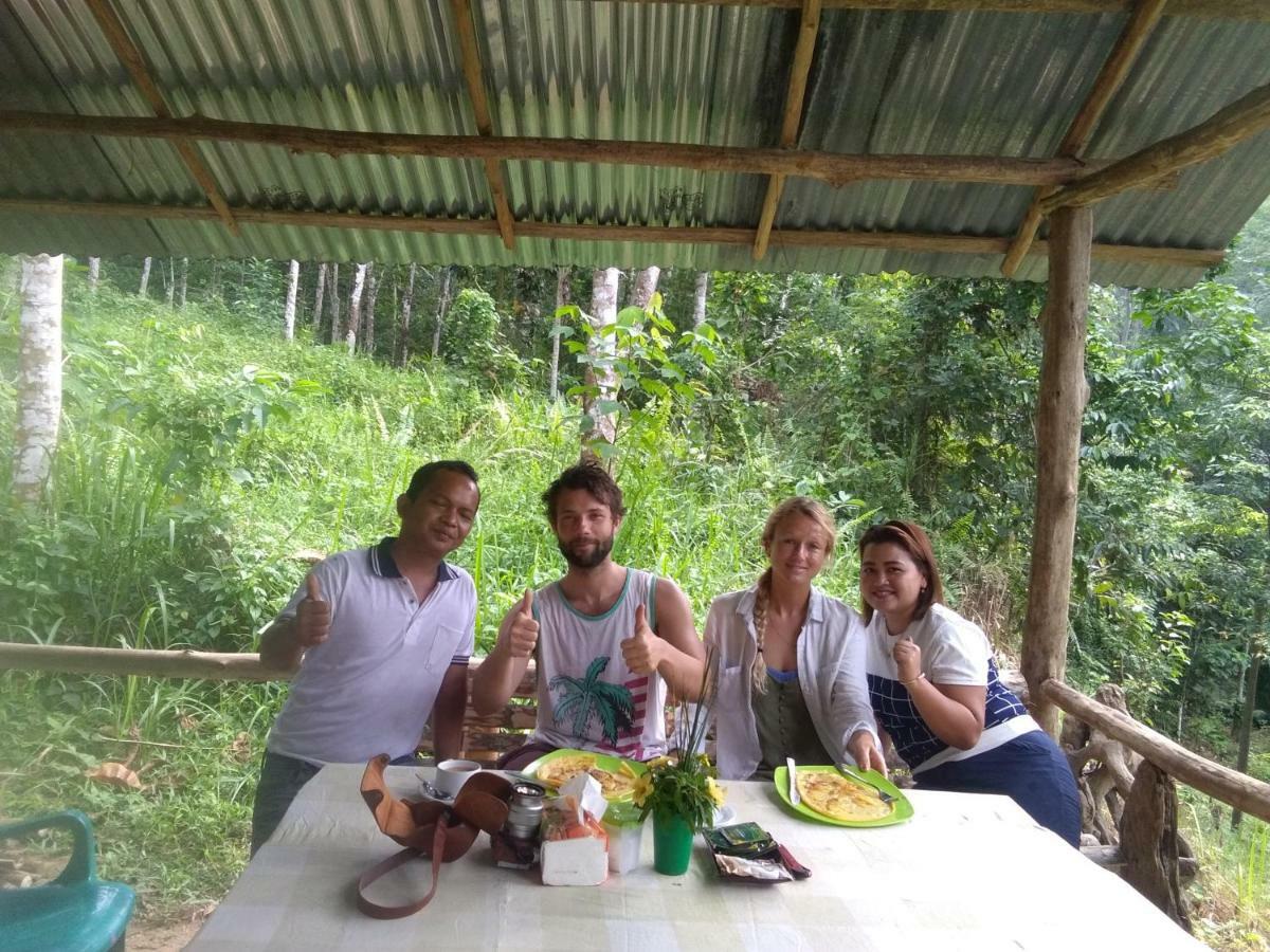 Bukit Lawang Landak River Guest House Bagian luar foto